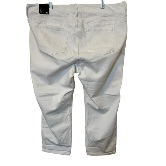 NWT TORRID CROPPED WHITE JEGGINGS SIZE 22. - Picture 2 of 9